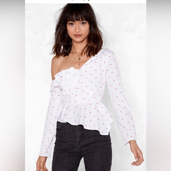 NWT Nasty Gal off the shoulder spotted Ruffle Blouse in size 8 - Picture 2 of 6